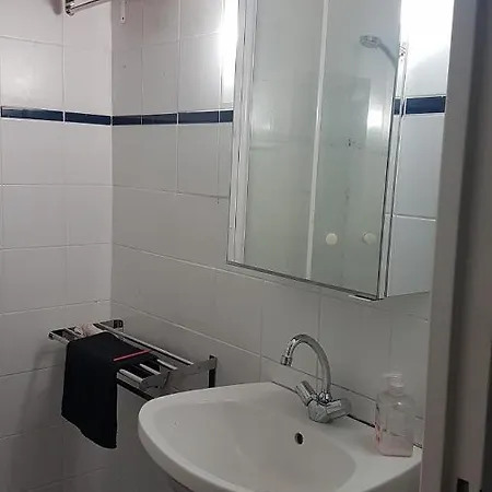 Grand Studio Avec Wifi 4 Personnes De 40 M2 A 8mn A Pied De La Plage * 阿卡雄
